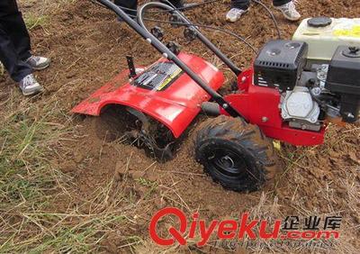 微耕機 廠家直銷小型汽油微耕機自走開溝松土除草機鶴壁新鄉農機直銷-義烏市昊馳五金工具廠提供微耕機 廠家直銷小型汽油微耕機自走開溝松土除草機鶴壁新鄉農機直銷的相關介紹、產品、服務、圖片、價格義烏市昊馳五金工具廠、微耕機;多功能松土機;田園管理機;小型旋耕機;地鉆;挖坑機;植樹機;碎枝機;粉碎機;剪草機;草坪機;質保機械;割草機;打草機;多功能剪草機;碎木機;背負式割草機;掃雪機;吹雪機;打孔機
